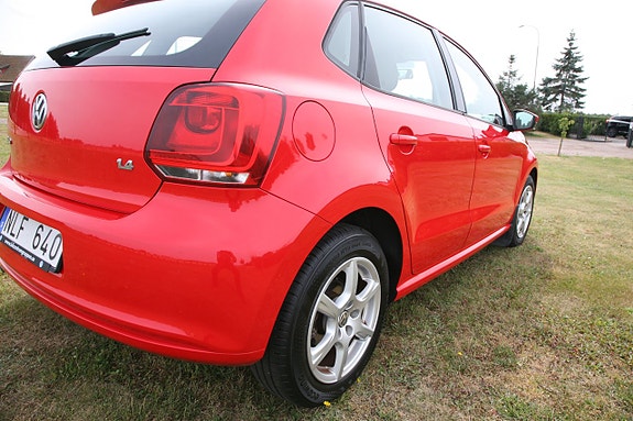 Volkswagen Polo 13 of 23