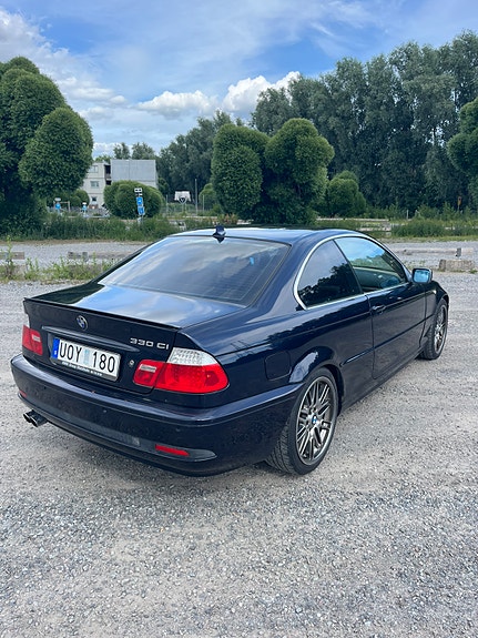 BMW 330Ci 2 of 5