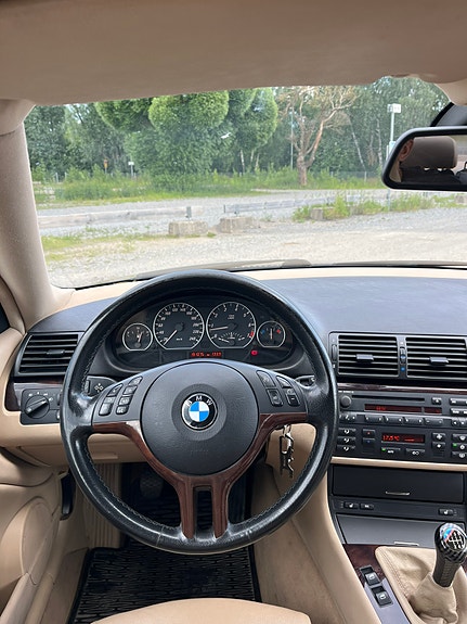 BMW 330Ci 4 of 5