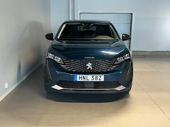 Peugeot 3008 2 of 5