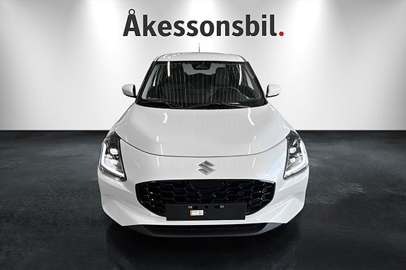 Suzuki Swift 2 of 5