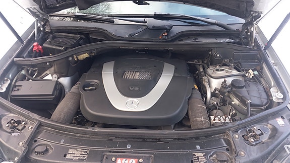 Mercedes-Benz ML 350 15 of 15