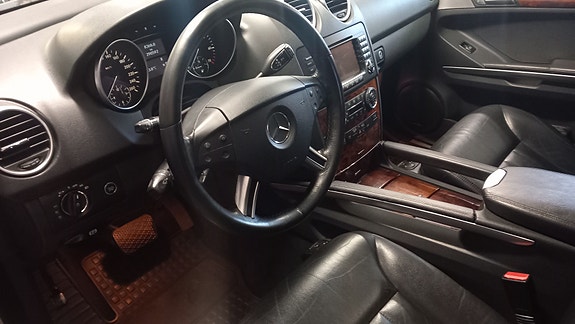 Mercedes-Benz ML 350 10 of 15