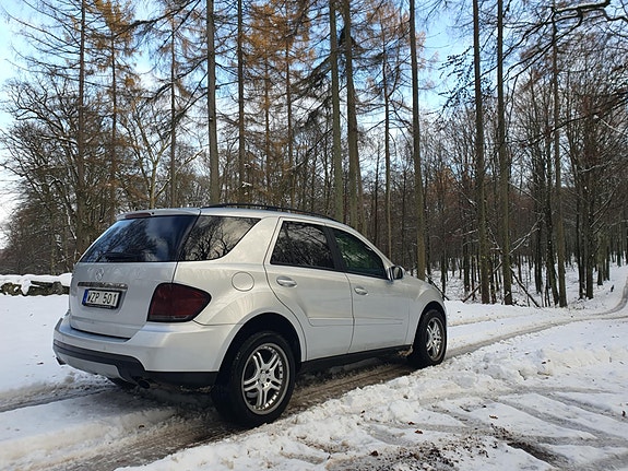 Mercedes-Benz ML 350 8 of 15