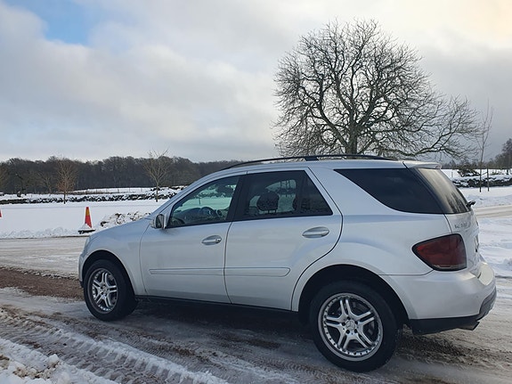 Mercedes-Benz ML 350 7 of 15