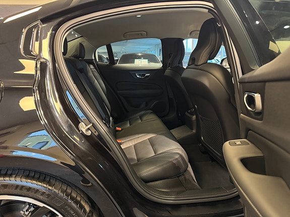 Volvo S60 22 of 27