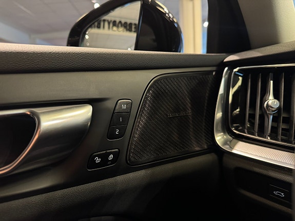 Volvo S60 17 of 27