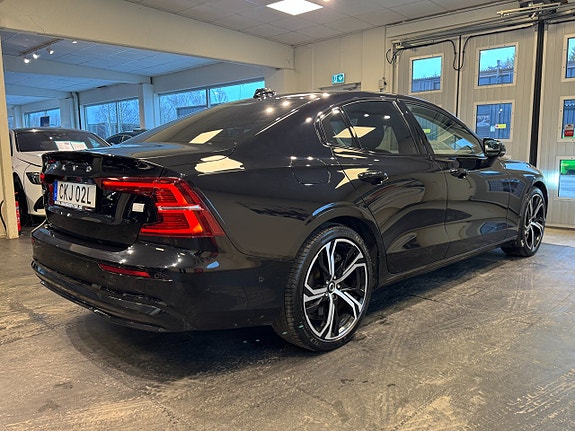 Volvo S60 4 of 5