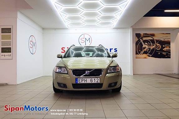 Volvo V50 4 of 21
