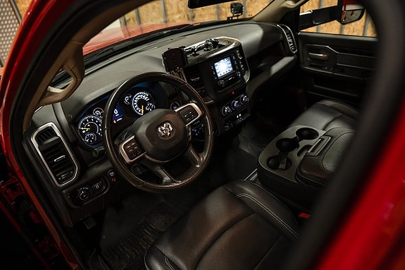 Dodge RAM 2500 24 of 30