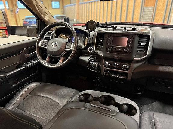 Dodge RAM 2500 23 of 30