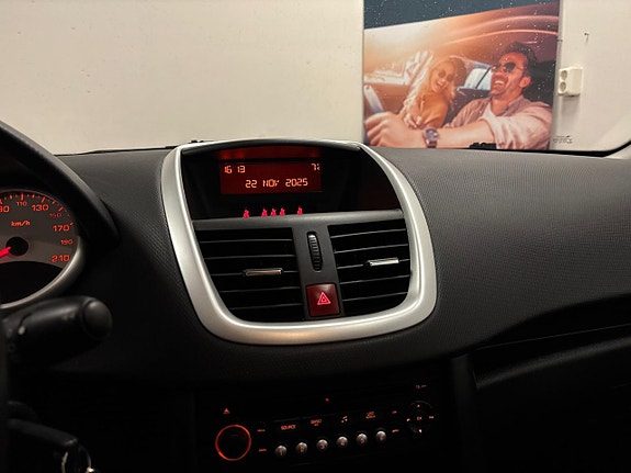 Peugeot 207 SW 19 of 25