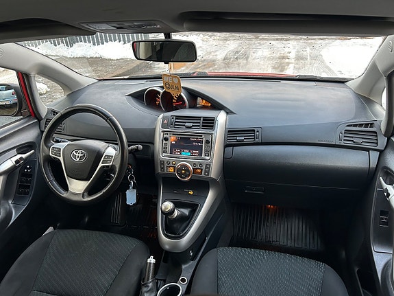 Toyota Verso 7 of 16
