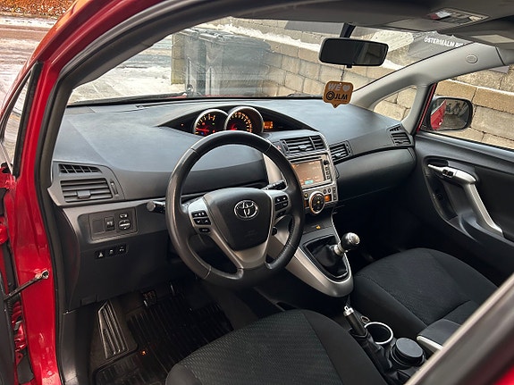 Toyota Verso 9 of 16