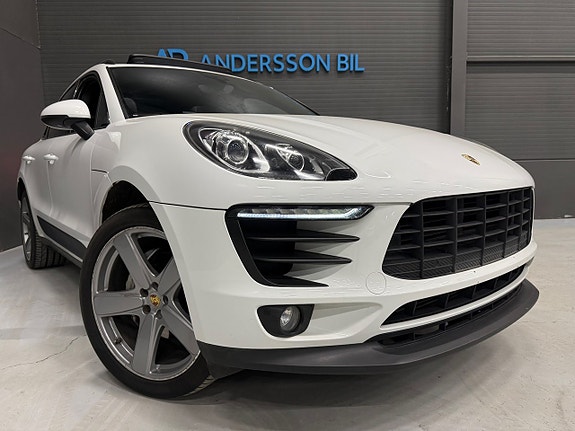 Porsche Macan S 3 of 5