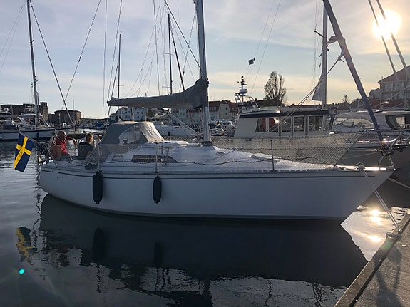 Hunter 28.5 10 of 11