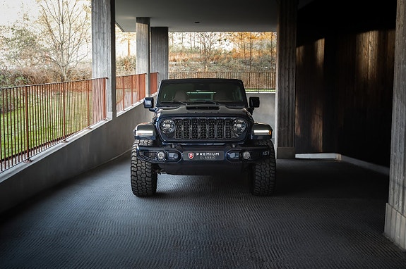 Jeep Wrangler 16 of 30