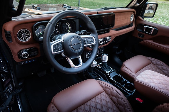 Jeep Wrangler 26 of 30