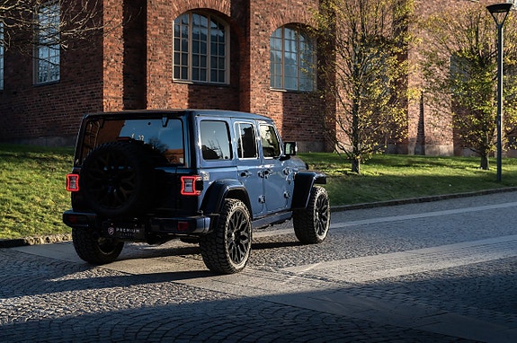 Jeep Wrangler 17 of 30