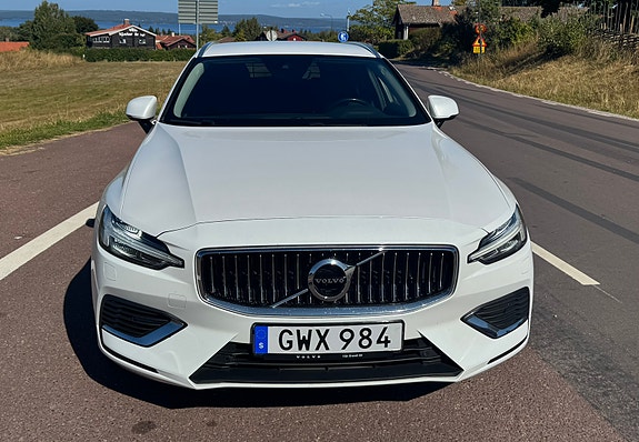 Volvo V60 2 of 13