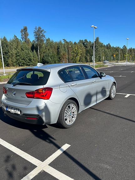 BMW 118d 4 of 5