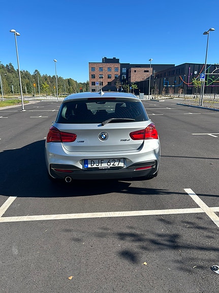 BMW 118d 3 of 5