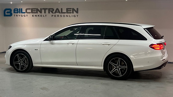 Mercedes-Benz E300 de 2 of 19