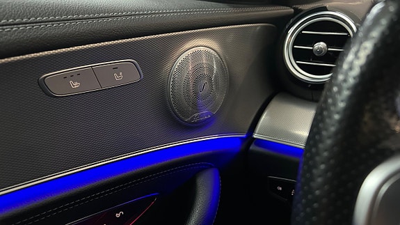 Mercedes-Benz E300 de 14 of 19
