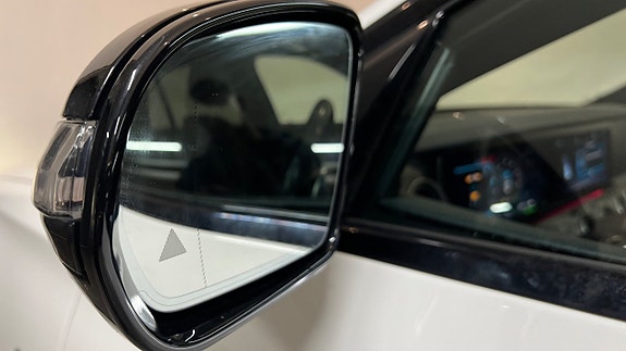 Mercedes-Benz E300 de 16 of 19