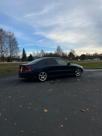 Volvo S60 3 of 5