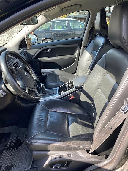 Volvo V70 6 of 7