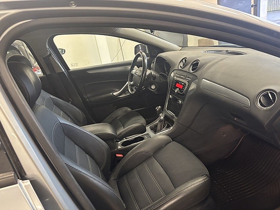 Ford Mondeo 9 of 11