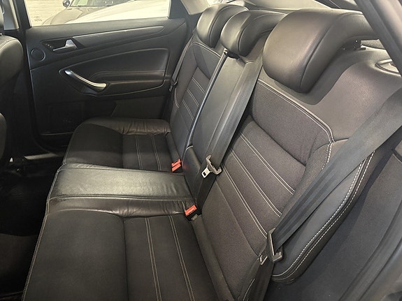 Ford Mondeo 8 of 11