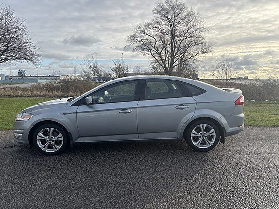 Ford Mondeo 2 of 5