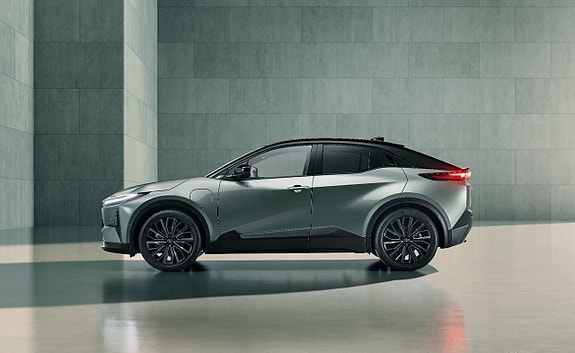 Toyota C-HR 2 of 6