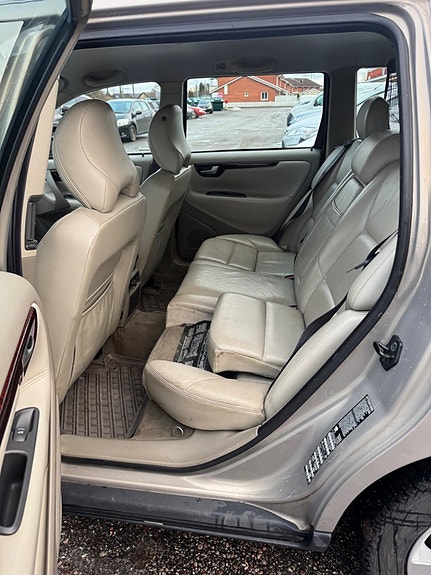 Volvo V70 10 of 11