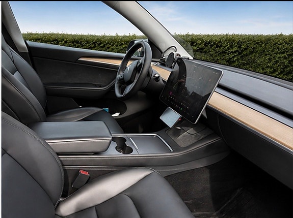 Tesla Model Y 3 of 3