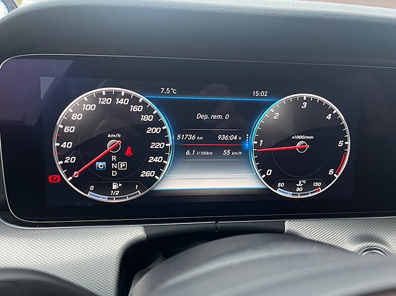 Mercedes-Benz E220 7 of 14