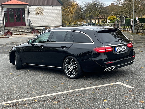 Mercedes-Benz E220 12 of 14