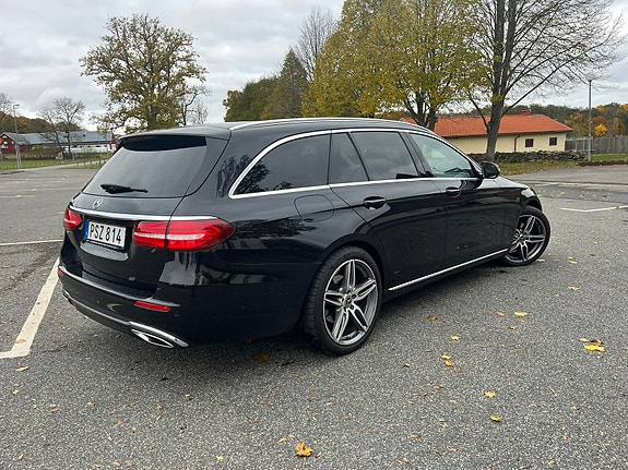 Mercedes-Benz E220 14 of 14