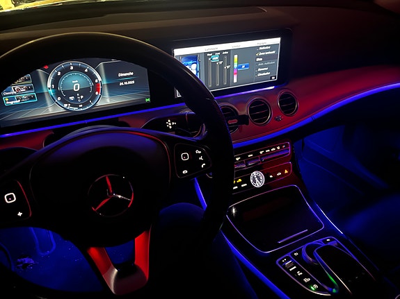 Mercedes-Benz E220 9 of 14