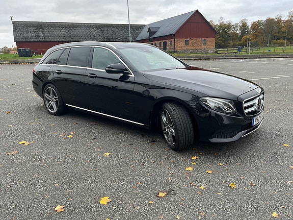 Mercedes-Benz E220 13 of 14