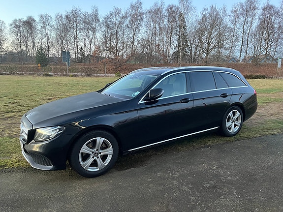 Mercedes-Benz E220 10 of 14