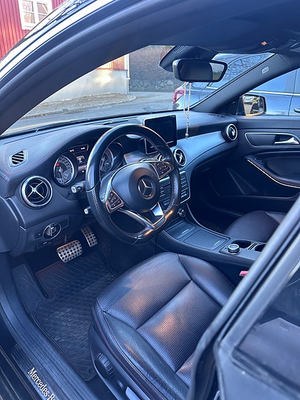 Mercedes-Benz CLA220 6 of 10