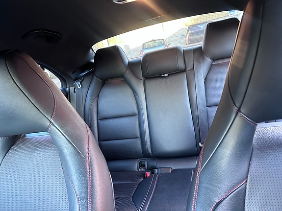 Mercedes-Benz CLA220 7 of 10