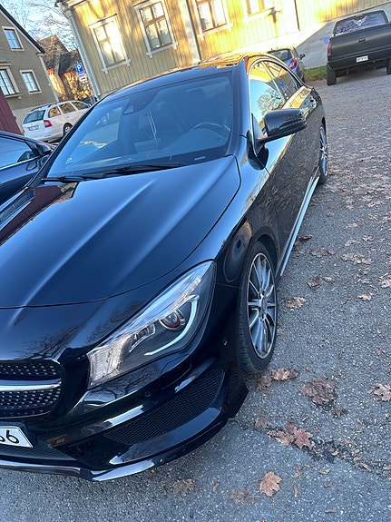 Mercedes-Benz CLA220 3 of 10