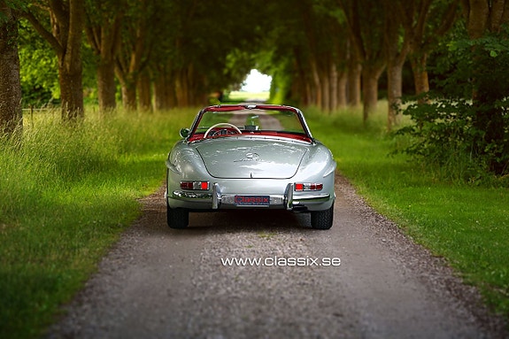 Mercedes-Benz SLR 2 of 5