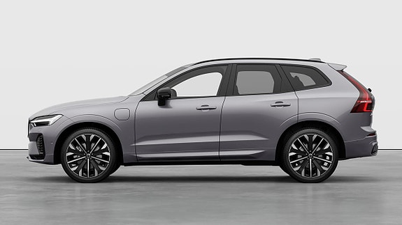 Volvo XC60 2 of 17