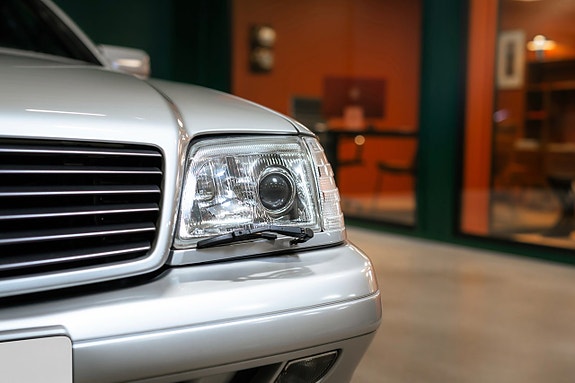 Mercedes-Benz SL320 12 of 26