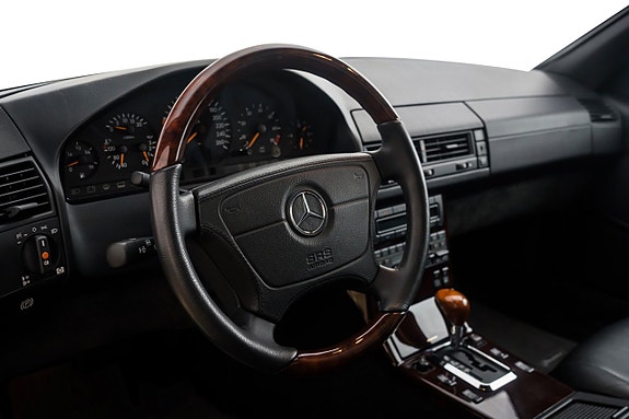 Mercedes-Benz SL320 17 of 26
